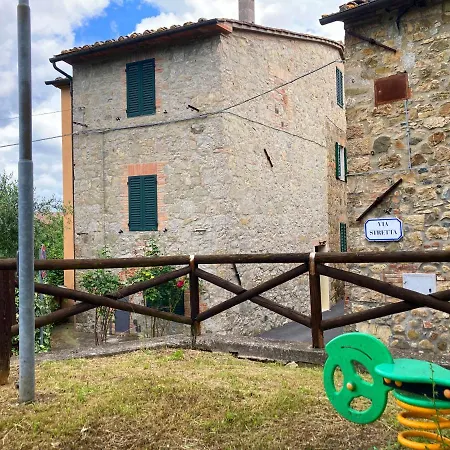 Tower Caratteristico In Pietra